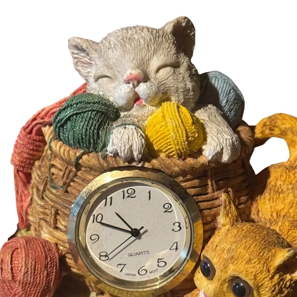 Vintage Cat & Yarn Basket Miniature Quartz Desk Clock Figurine Decor Not Working
